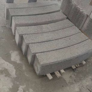 许昌芝麻白弧形路牙石