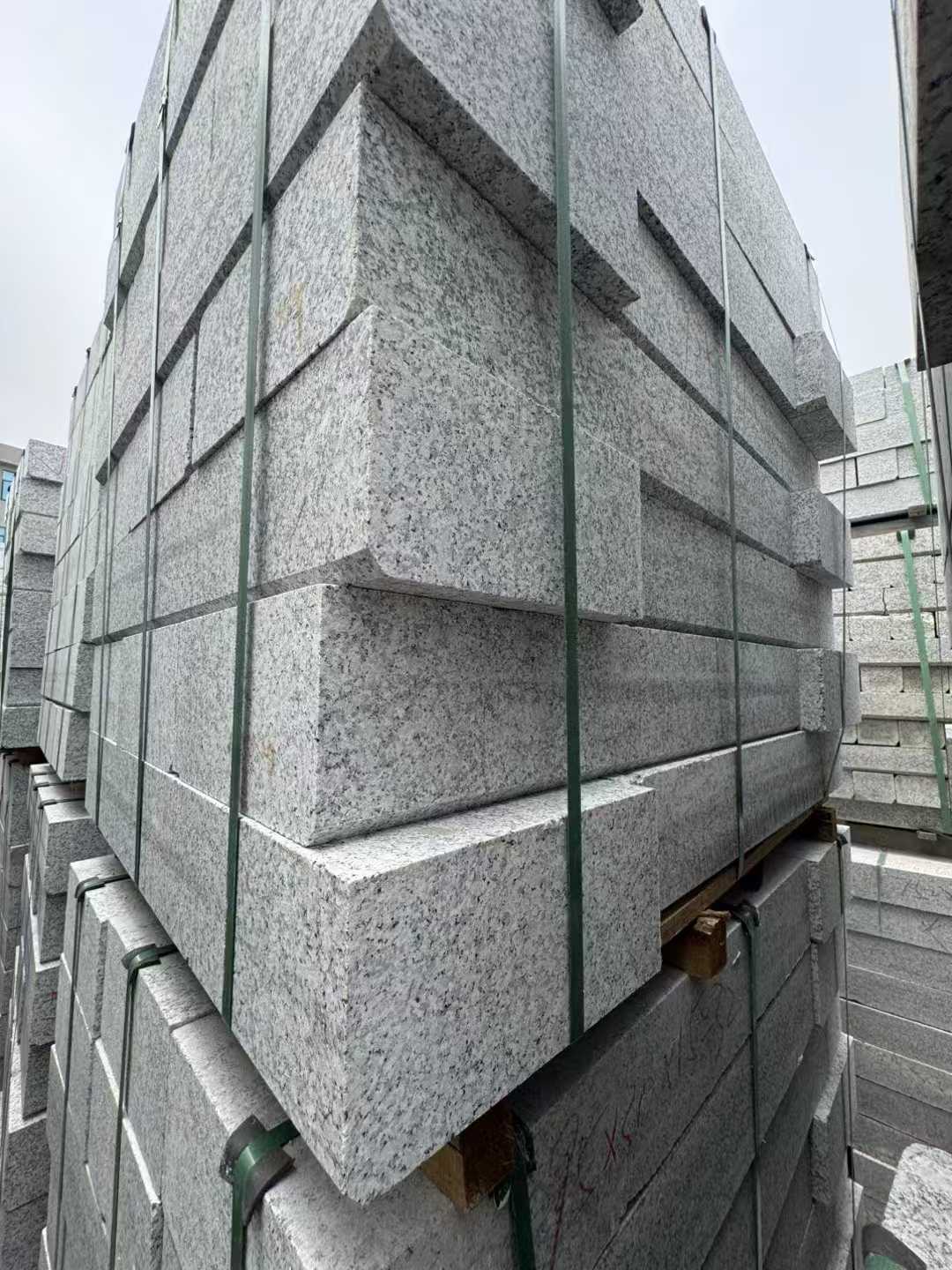 许昌芝麻白路牙石 马路牙子
